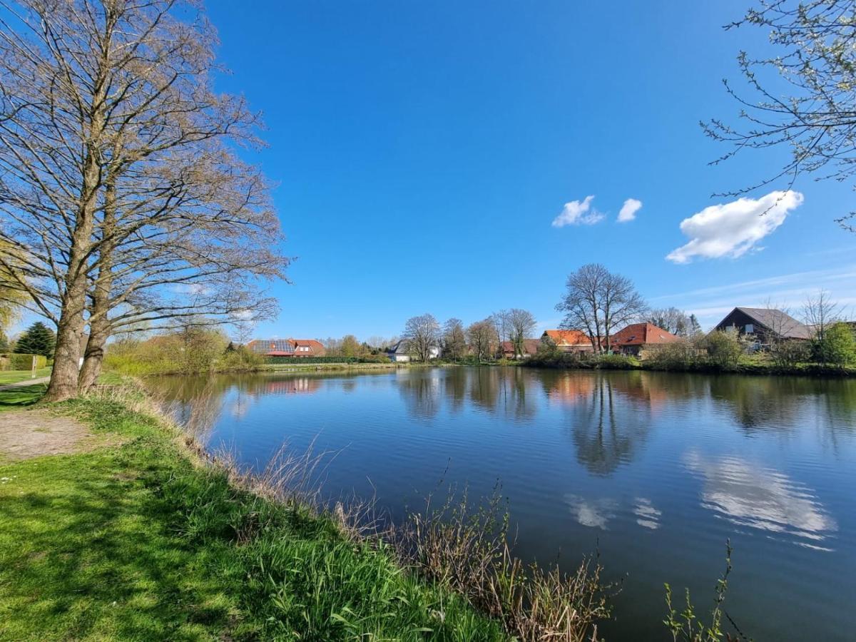 Ferienhaus Steuerbord Im Bootshaus Neßmersiel Exterior foto